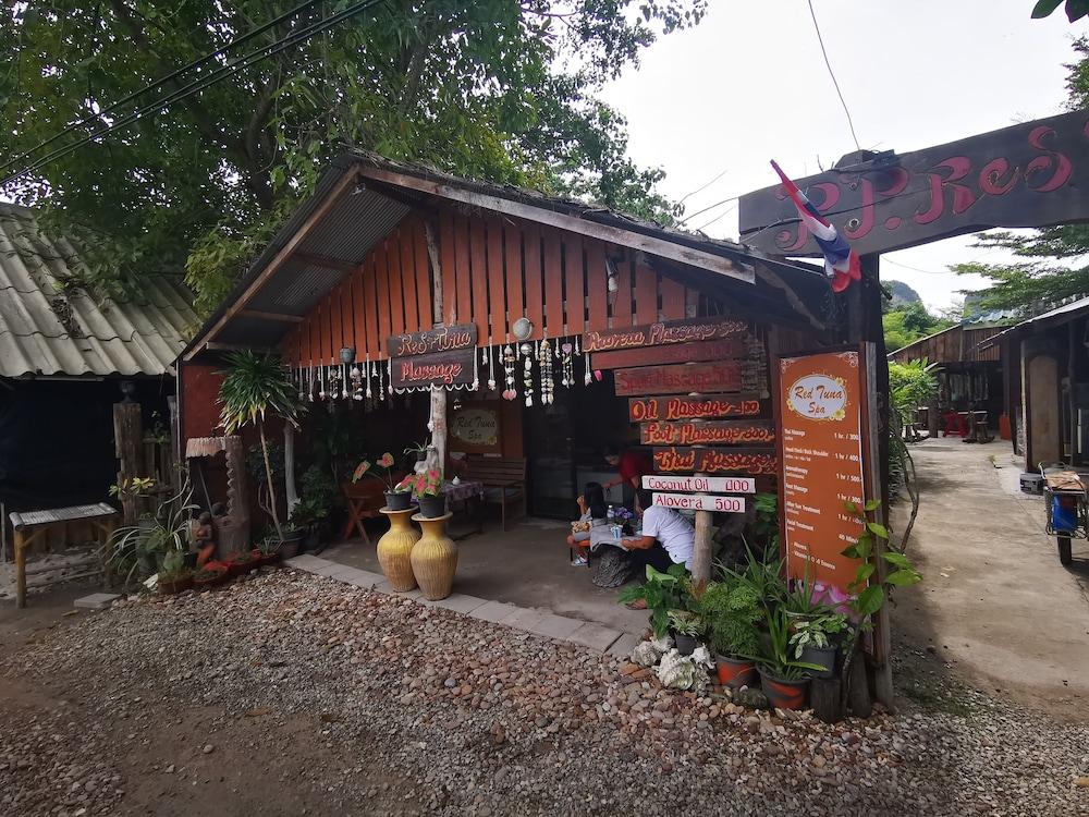 Pp Red Tuna Hut Phi Phi Islands Esterno foto